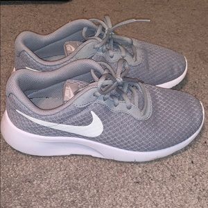 Nike Tanjun sneakers